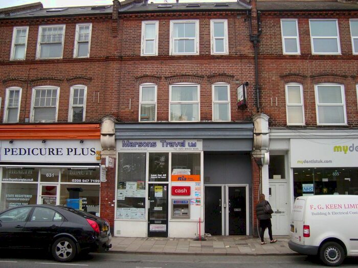 3 Bedroom Flat To Rent In Garratt Lane, Earlsfield, SW18