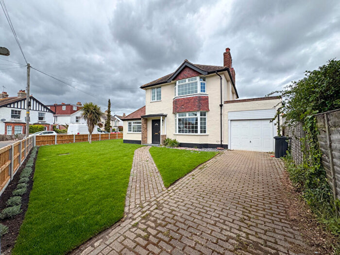 3 Bedroom Detached House For Sale In Oxford Road, Frinton-on-Sea, CO13