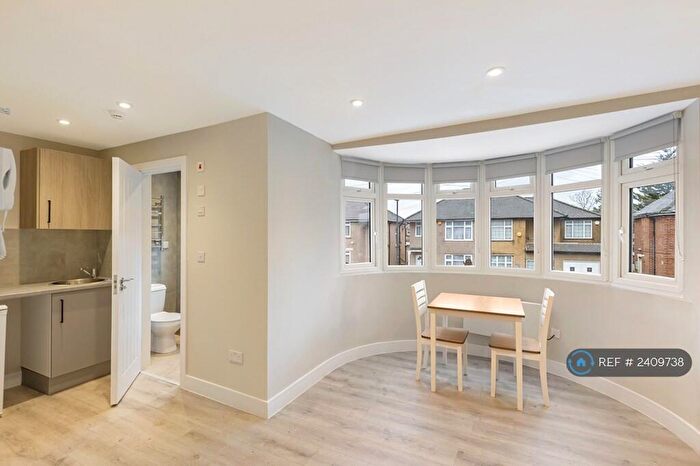 Studio To Rent In Pine Gardens, Ruislip, HA4