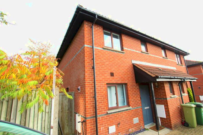 3 Bedroom Semi-Detached House To Rent In Fossey Close, Shenley Brook End, Milton Keynes, MK5