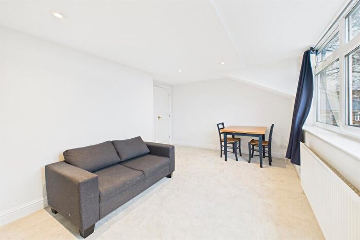 1 Bedroom Flat To Rent In Balham High Road, London, SW12