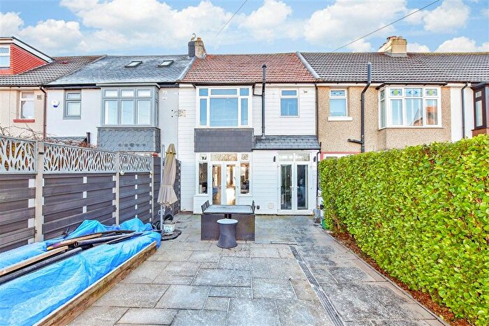 3 Bedroom Terraced House For Sale In Locksway Road, Milton, Portsmouth, Hampshire, PO4