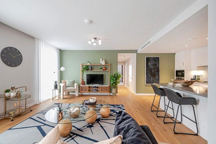 2 Bedroom Flat For Sale In Rowland Hill Street, Hampstead, London, NW3