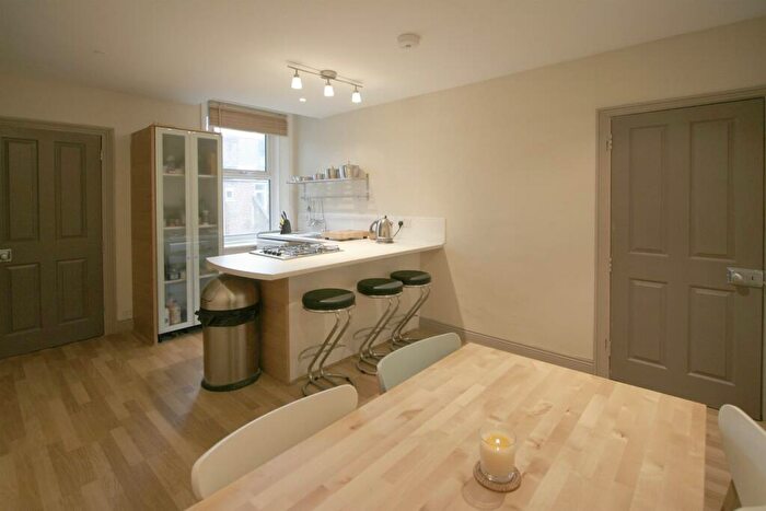 5 Bedroom Maisonette To Rent In Helmsley Road, Sandyford, Newcastle Upon Tyne, NE2