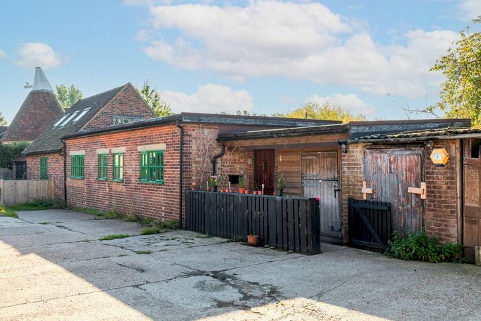 2 Bedroom Farmhouse To Rent In Hilders Lane, Edenbridge, TN8