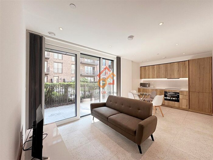 Studio To Rent In Georgette Apartments, Cendal Crescent, London, E1