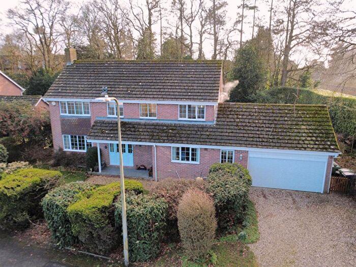 4 Bedroom Detached House For Sale In Ladwell Close, Newbury, RG14