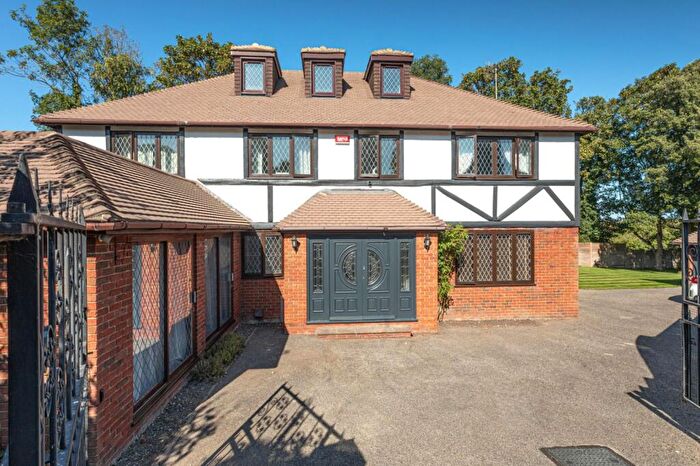 5 Bedroom Detached House For Sale In Woodland Way, Broadstairs, Kent, CT10