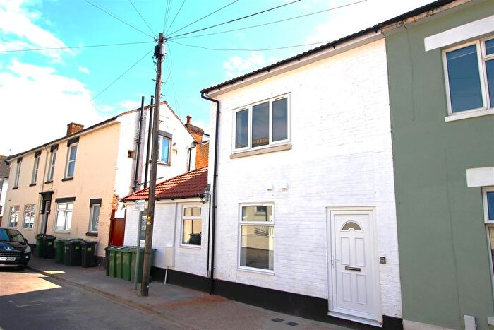 2 Bedroom End Of Terrace House To Rent In St Andrews Road, Southsea, Hants, PO5