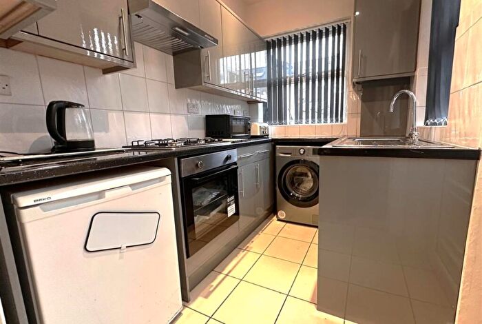 4 Bedroom House To Rent In Harland Road, Sheffield, S11