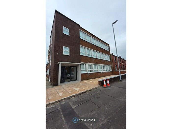 2 Bedroom Flat To Rent In Spotland Road, Rochdale, OL12