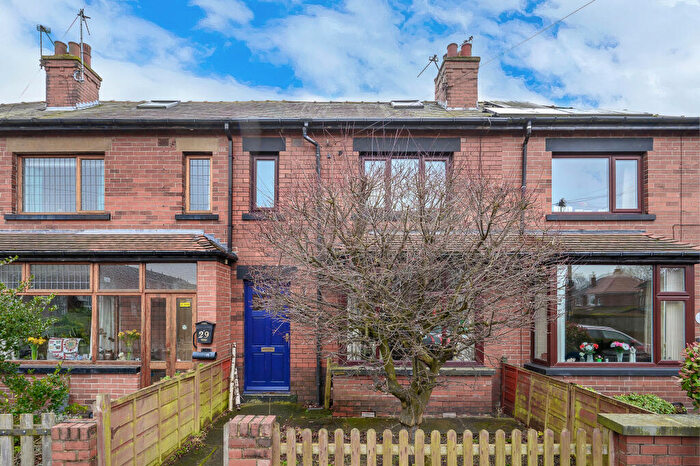 3 Bedroom Terraced House For Sale In Queens Road, Leeds, LS27
