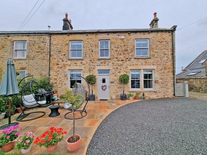 4 Bedroom Semi-Detached House For Sale In The Farmhouse, East Wallhouses, NE18