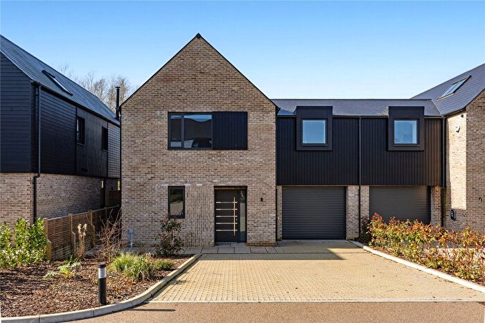 4 Bedroom Semi-Detached House To Rent In Sandpiper Close, Appledore, Ashford, Kent, TN26