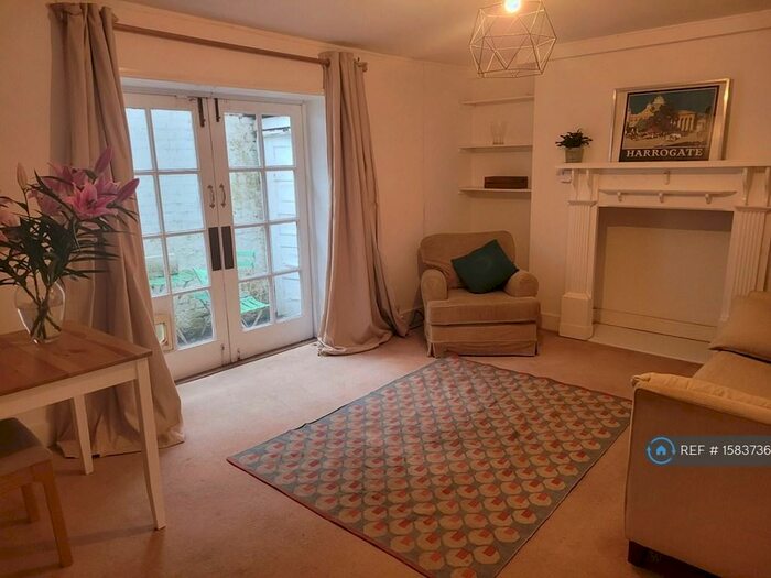 1 Bedroom Flat To Rent In Blackheath, London, SE3
