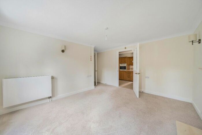 2 Bedroom Retirement Property For Sale In Melton Court, Poole, BH13