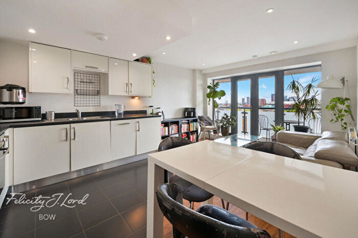 2 Bedroom Apartment For Sale In Vernon Road, London, E3