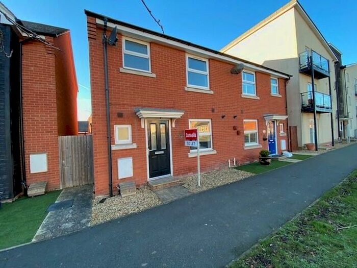 3 Bedroom Semi-Detached House To Rent In Paradise Orchard, Aylesbury, HP18