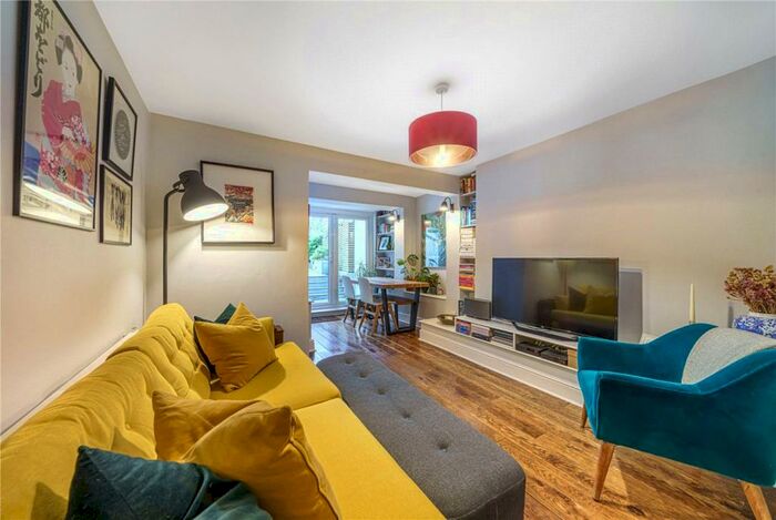 2 Bedroom Maisonette To Rent In East Dulwich Road, East Dulwich, London, SE22