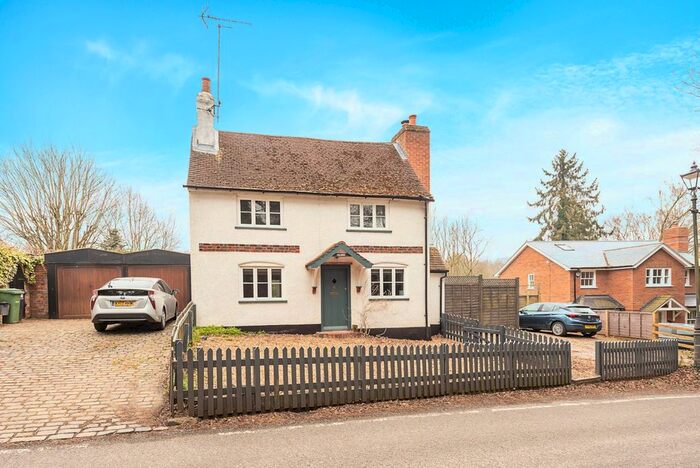 3 Bedroom Detached House For Sale In Lower Gustard Wood, Wheathampstead, St. Albans, Hertfordshire, AL4