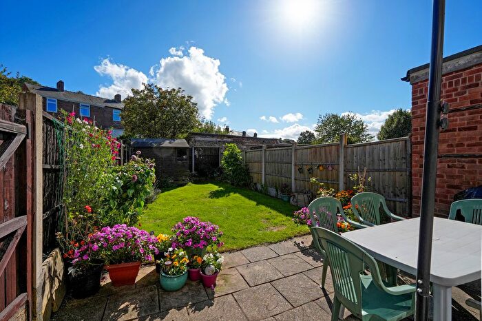 3 Bedroom End Of Terrace House For Sale In Rivelin Street, Walkley, Sheffield, S6