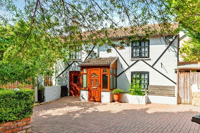 3 Bedroom Detached House For Sale In Rushden Road, Milton Ernest, Bedford, MK44