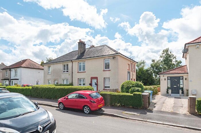 2 Bedroom Flat To Rent In Commore Drive, Knightswood, Glasgow, G13