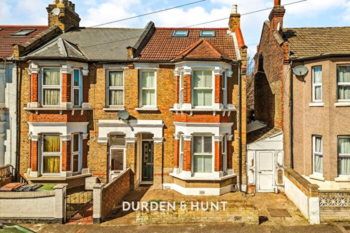 4 Bedroom End Of Terrace House For Sale In Morley Road, London, E10