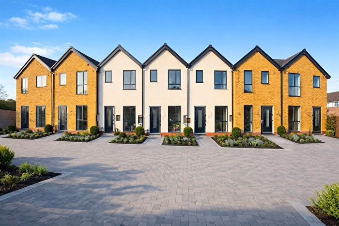 3 Bedroom Terraced House For Sale In Field Road, Feltham, TW14