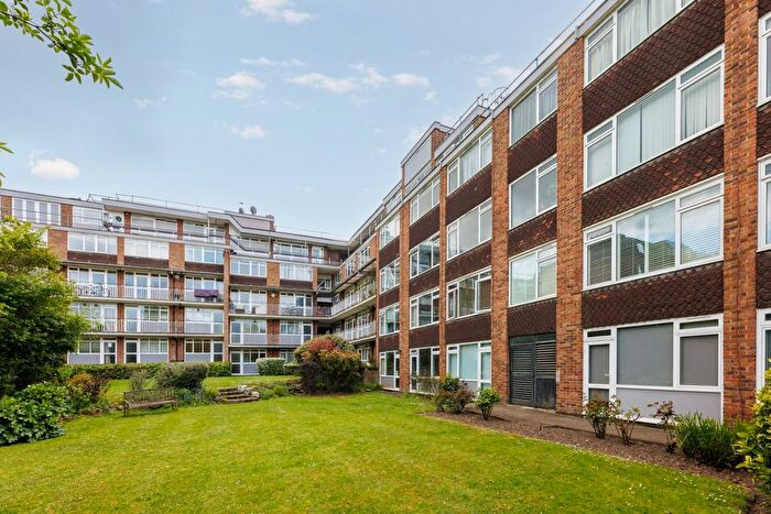 Studio For Sale In Hill Court, Putney Hill, SW15