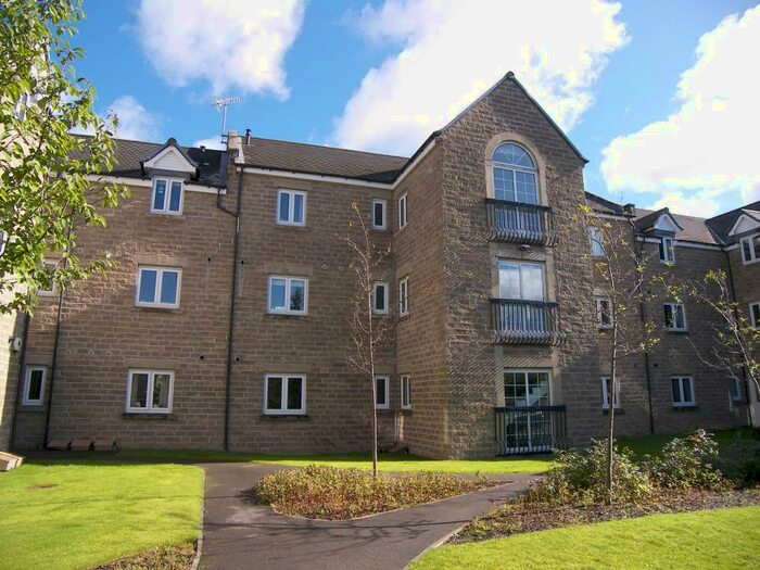 2 Bedroom Apartment To Rent In Pennythorne Drive, Gill Lane, Yeadon, Leeds, LS19