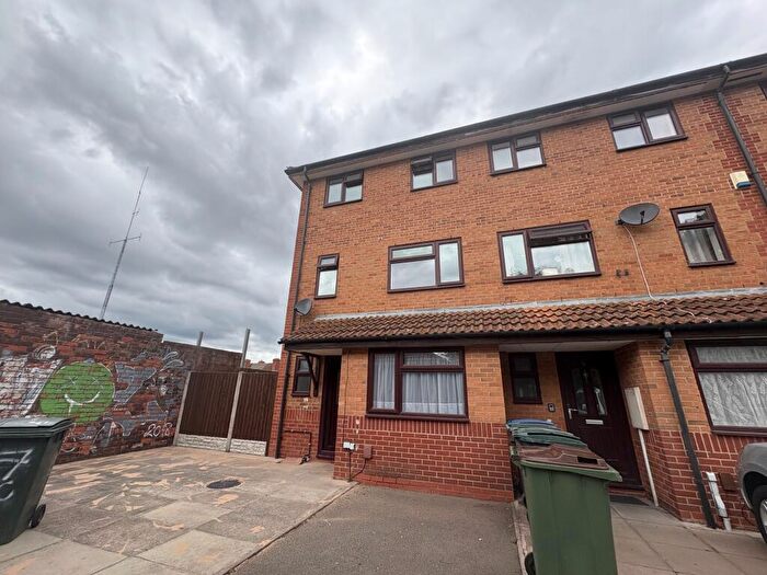 4 Bedroom House To Rent In Jade Close, Coventry, CV1
