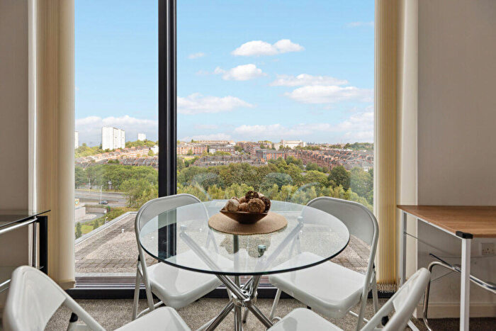 1 Bedroom Apartment For Sale In Meadowside Quay, Glasgow -, G11