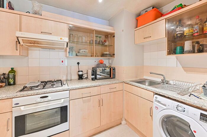 1 Bedroom Flat To Rent In Manor Mount, Forest Hill, London, SE23