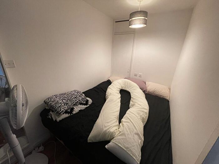Studio To Rent In Forfield Place, Leamington, CV31