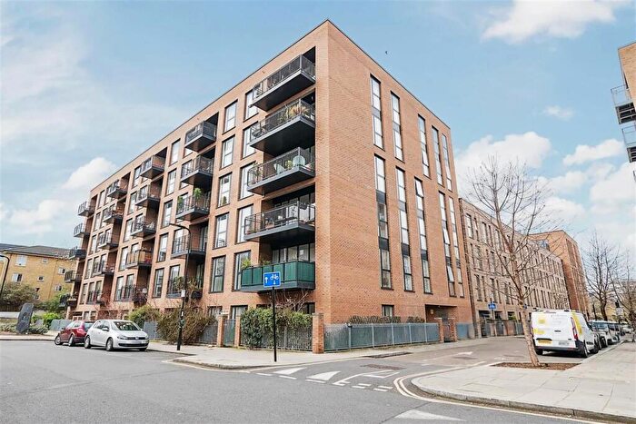 2 Bedroom Apartment To Rent In Lace House, Pamela Street, E8