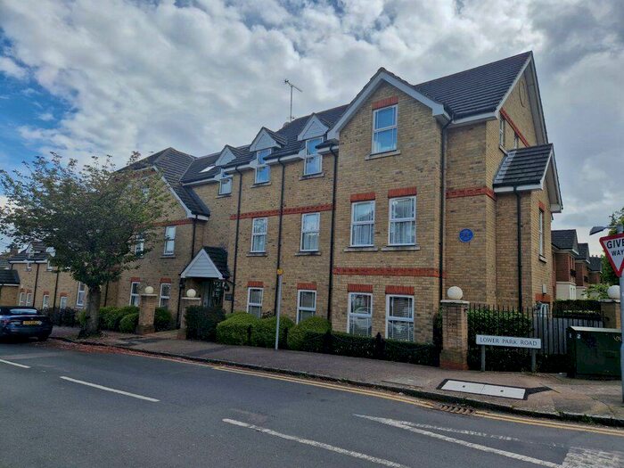 2 Bedroom Flat To Rent In Loughton, IG10