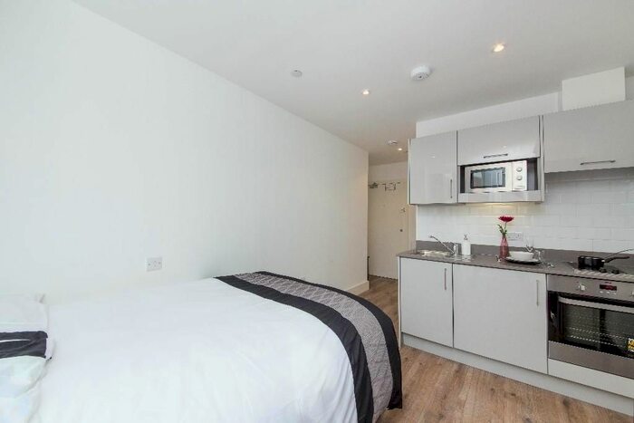 Studio To Rent In Iverson Road, London NW6