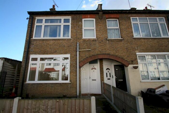 1 Bedroom Flat To Rent In Maldon Road, Southend-On-Sea, SS2