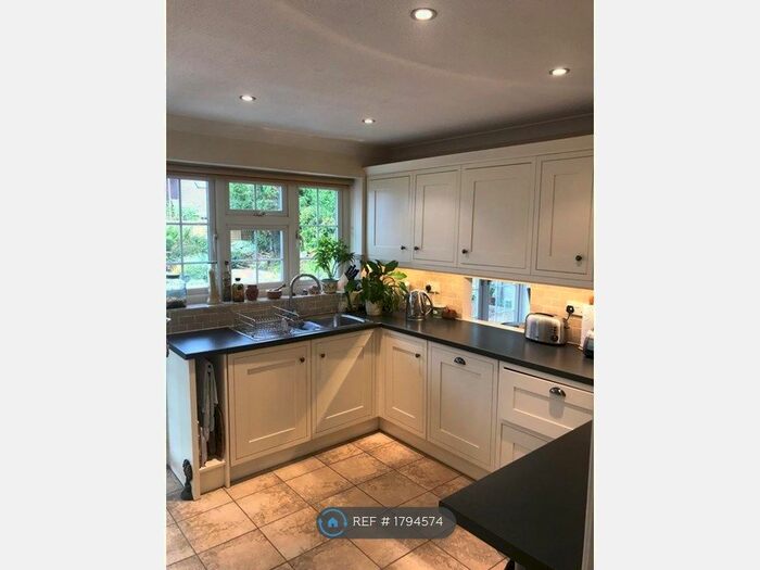 3 Bedroom Bungalow To Rent In West Wittering, West Wittering, PO20