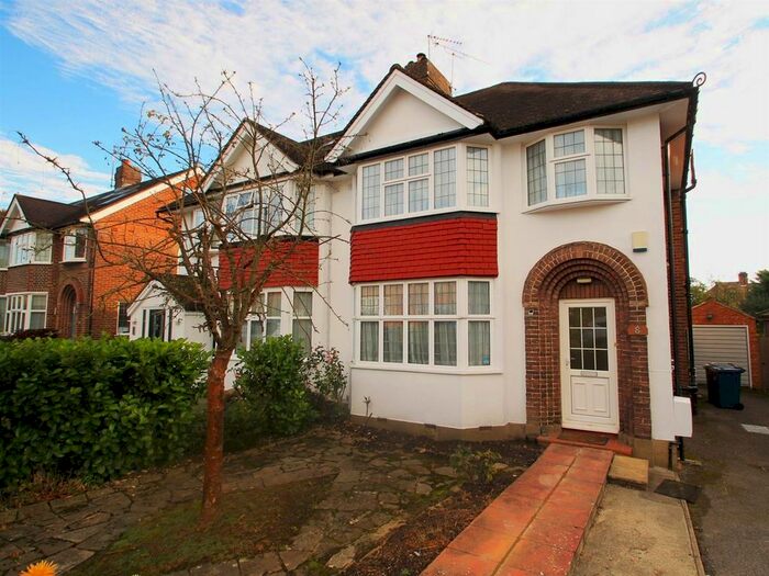 3 Bedroom Semi-Detached House To Rent In Wolstonbury, London, N12