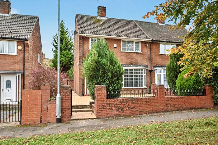 3 Bedroom Semi-Detached House For Sale In Fearnville Close, Leeds, LS8