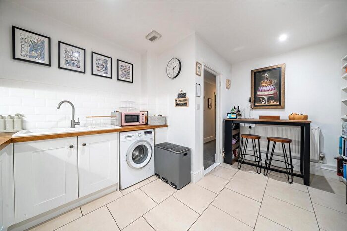 2 Bedroom Apartment For Sale In Wellington Place, London Road, Cheltenham, GL52