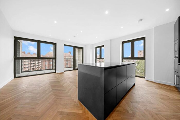 2 Bedroom Apartment To Rent In Emperor Point, Woodberry Down, London, N4