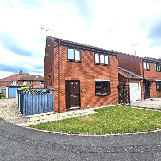 3 Bedroom House For Sale In Machin Close, Tuxford, Newark, NG22