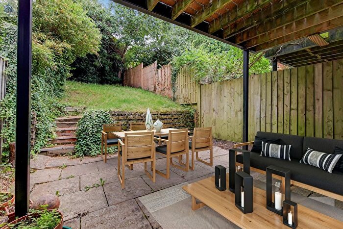 4 Bedroom Terraced House To Rent In Grosvenor Place Vale Road, Weybridge, KT13