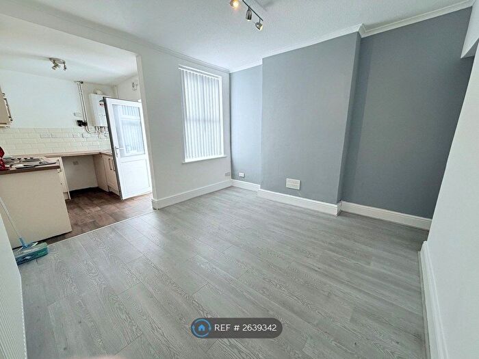 2 Bedroom End Of Terrace House To Rent In Cooper Street, Netherfield, Nottingham, NG4