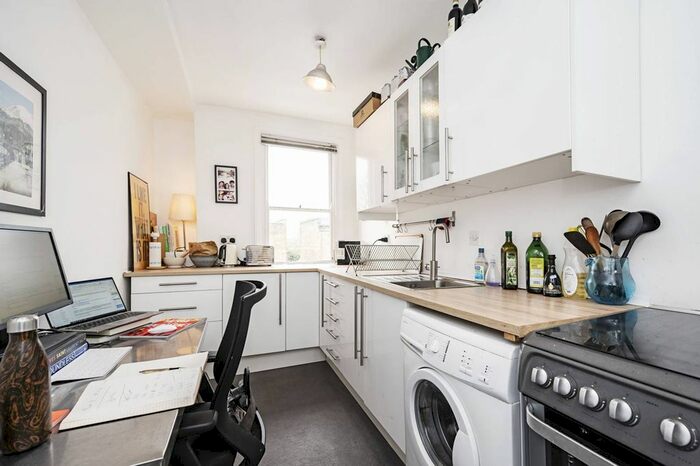 1 Bedroom Flat To Rent In Farleigh Road, Stoke Newington, London, N16