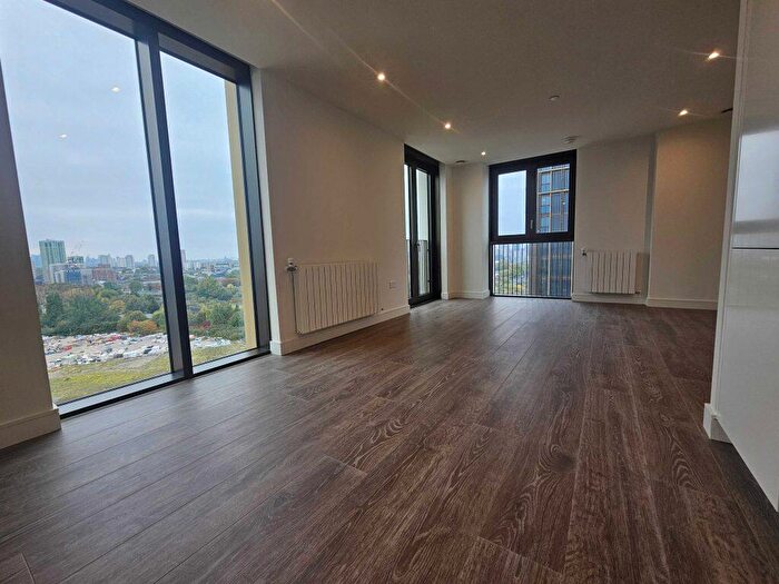 3 Bedroom Flat To Rent In West Ham – Bedrooms Flat, E16