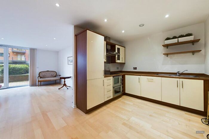 2 Bedroom Apartment For Sale In Sirocco, Channel Way, Southampton, SO14